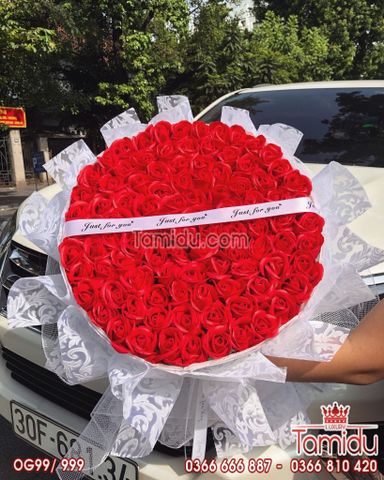 99 bông hồng sáp