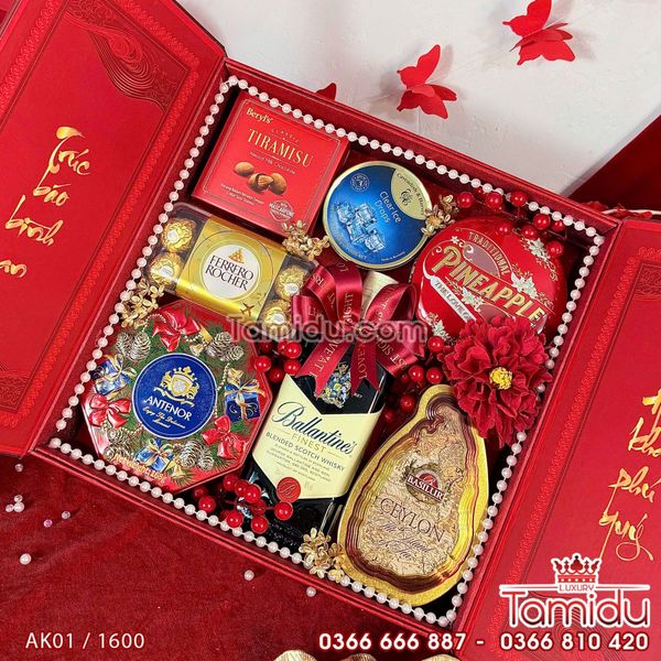 Hộp Quà Tết Cao Cấp Khổng Tước Rực Rỡ - Món Quà Tết Đặc Biệt Cho Mọi Người Thân Yêu