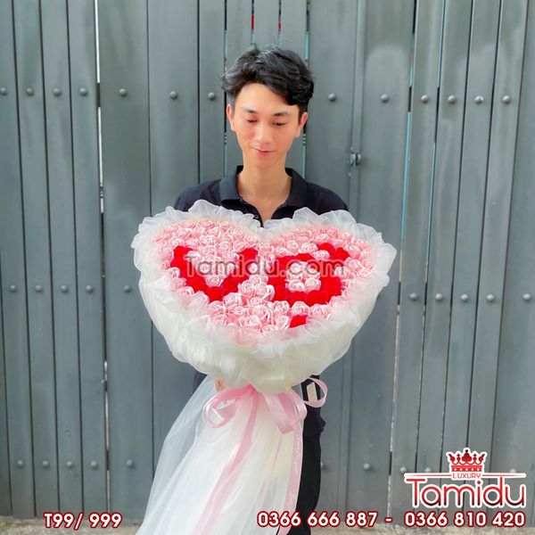 99 Bông Hồng Sáp Tặng Mẹ, Tặng Vợ
