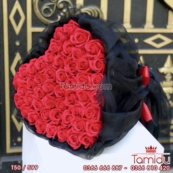 BÓ HOA HỒNG SÁP THƠM TRÁI TIM 50 BÔNG ĐỎ SIÊU CẤP