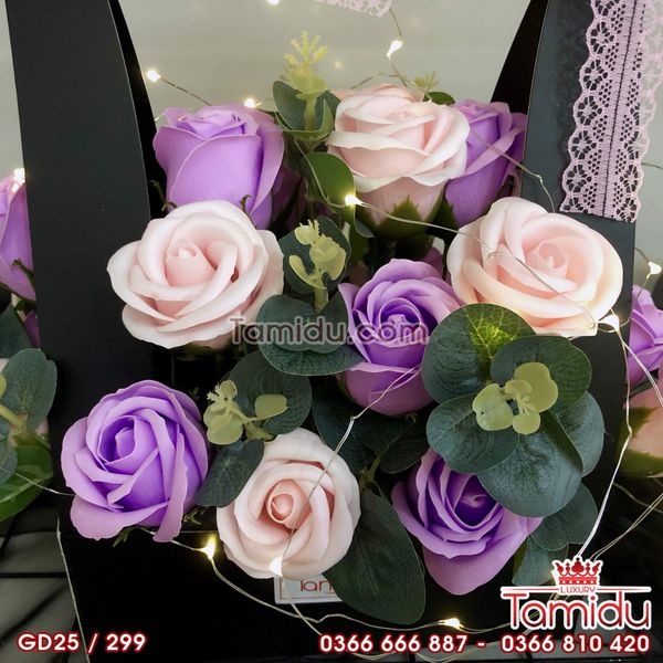 Giỏ Hoa Sáp Thơm Cao Cấp Kèm Cây Mimosa Màu Tím
