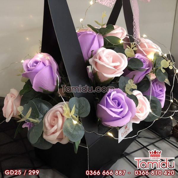 Giỏ Hoa Sáp Thơm Cao Cấp Kèm Cây Mimosa