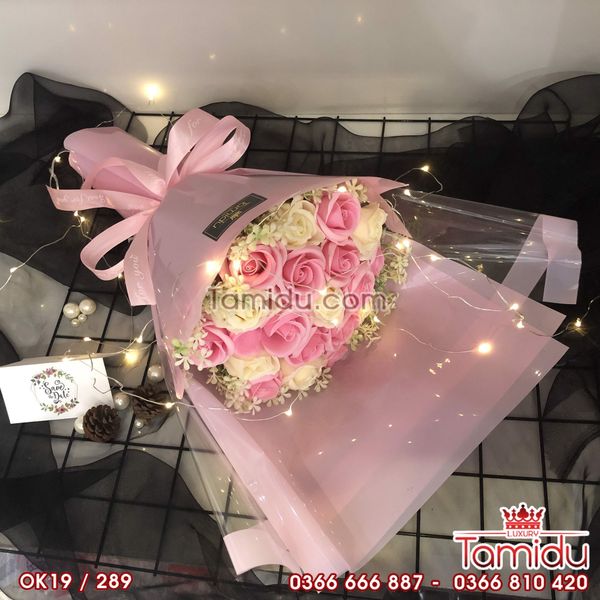 Bó Hoa Hồng Sáp Thơm 19 Bông Có Hoa Kèm Phối PhấnTrắng