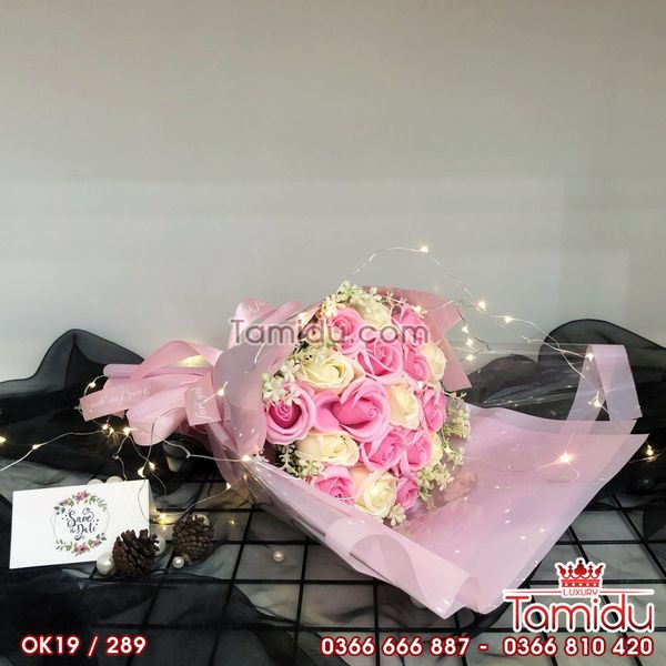 Bó Hoa Hồng Sáp Thơm 19 Bông Có Hoa Kèm Phối PhấnTrắng