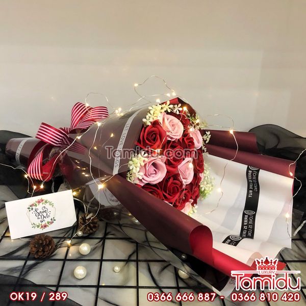 Bó Hoa Hồng Sáp Thơm 19 Bông Có Hoa Kèm Phối Đỏ Nu
