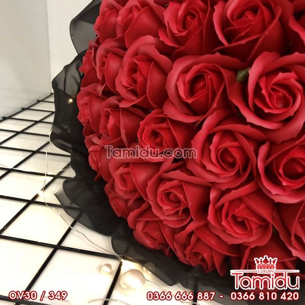 Bó Tròn Hoa Hồng Sáp Thơm 30 Bông Màu Đỏ Bọc Voan