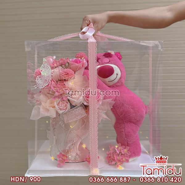 Hộp Gấu Dâu Losto ôm hoa hạnh phúc