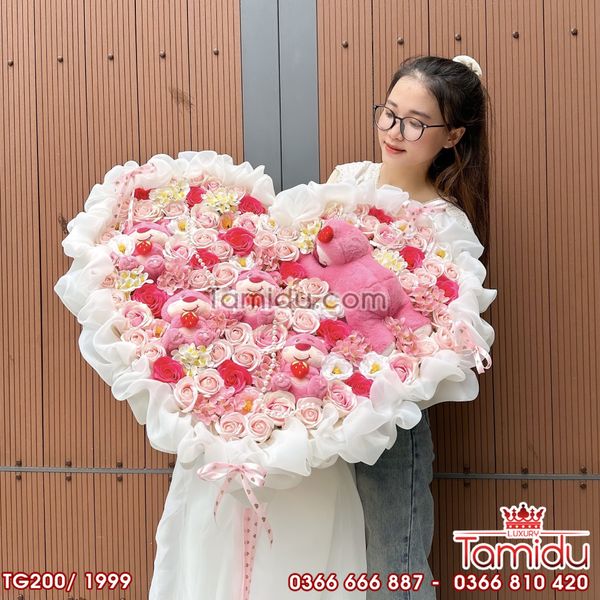 Bó Hoa Gấu Dâu mix hoa hồng sáp ngọt ngào