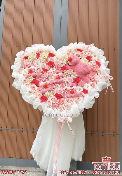 Bó Hoa Gấu Dâu mix hoa hồng sáp ngọt ngào