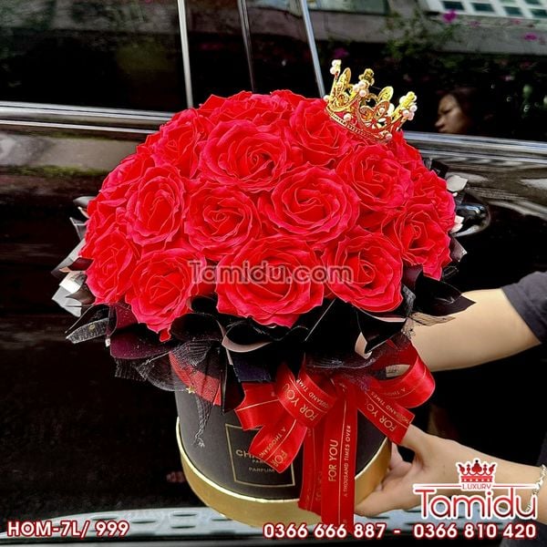 Hộp Trụ Hoa Hồng Sáp Cánh Tim Cao Cấp