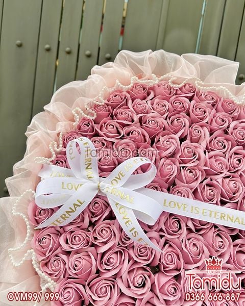 Bó Hoa Hồng Sáp 99 bông Gói voan sóng cao cấp