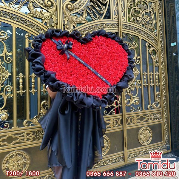 Bó hoa hồng sáp đỏ 200 bông rực rỡ