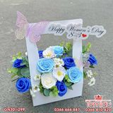 Giỏ hoa hồng nhẹ nhàng, tinh tế