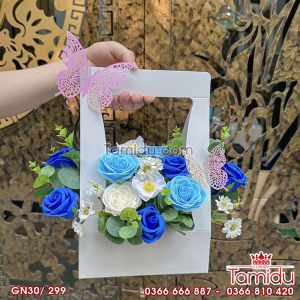 Giỏ hoa hồng nhẹ nhàng, tinh tế