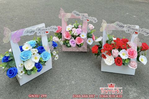 Giỏ hoa hồng nhẹ nhàng, tinh tế