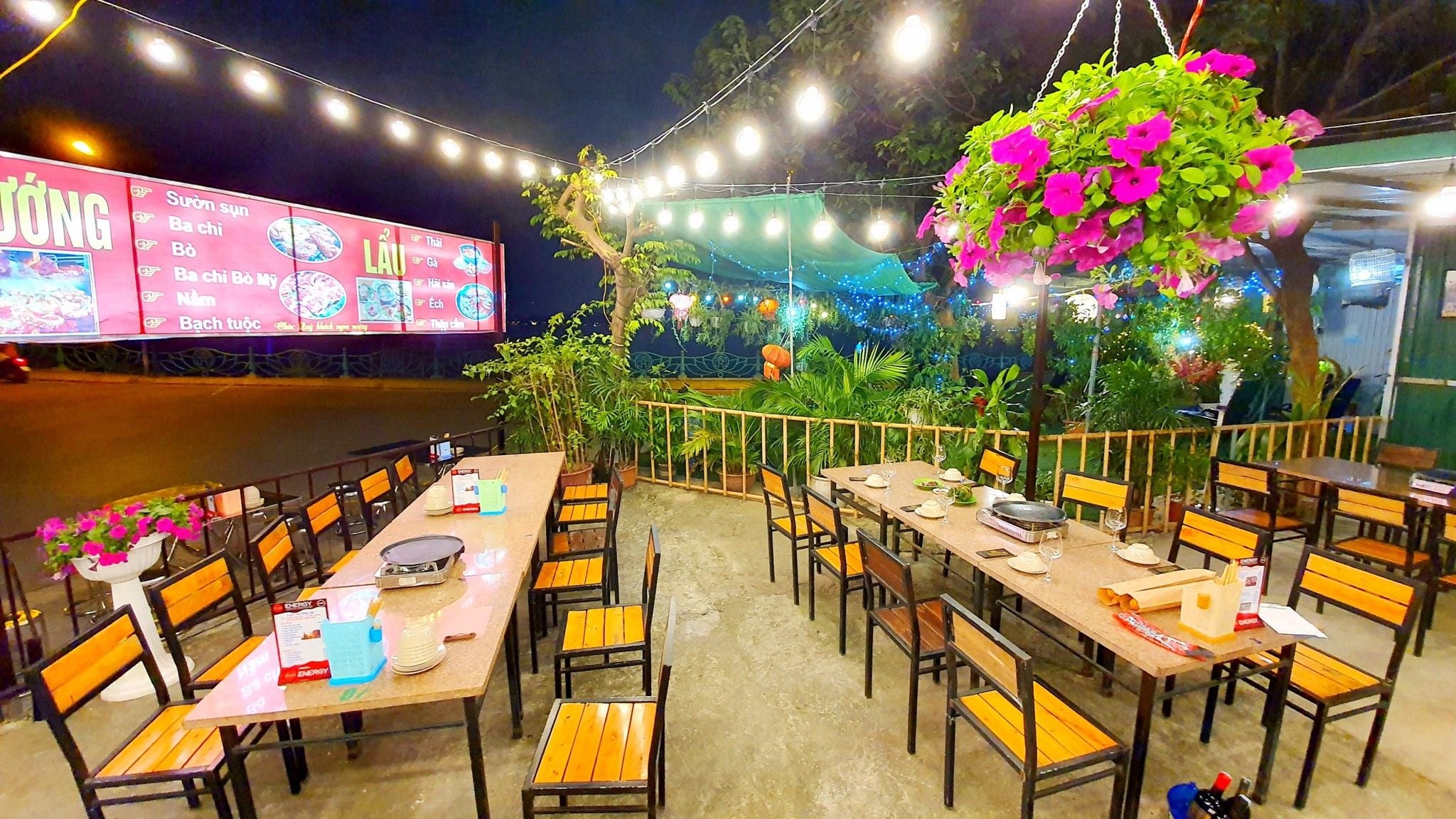 Bia 68 Tây Hồ - 45 Đặng Thai Mai