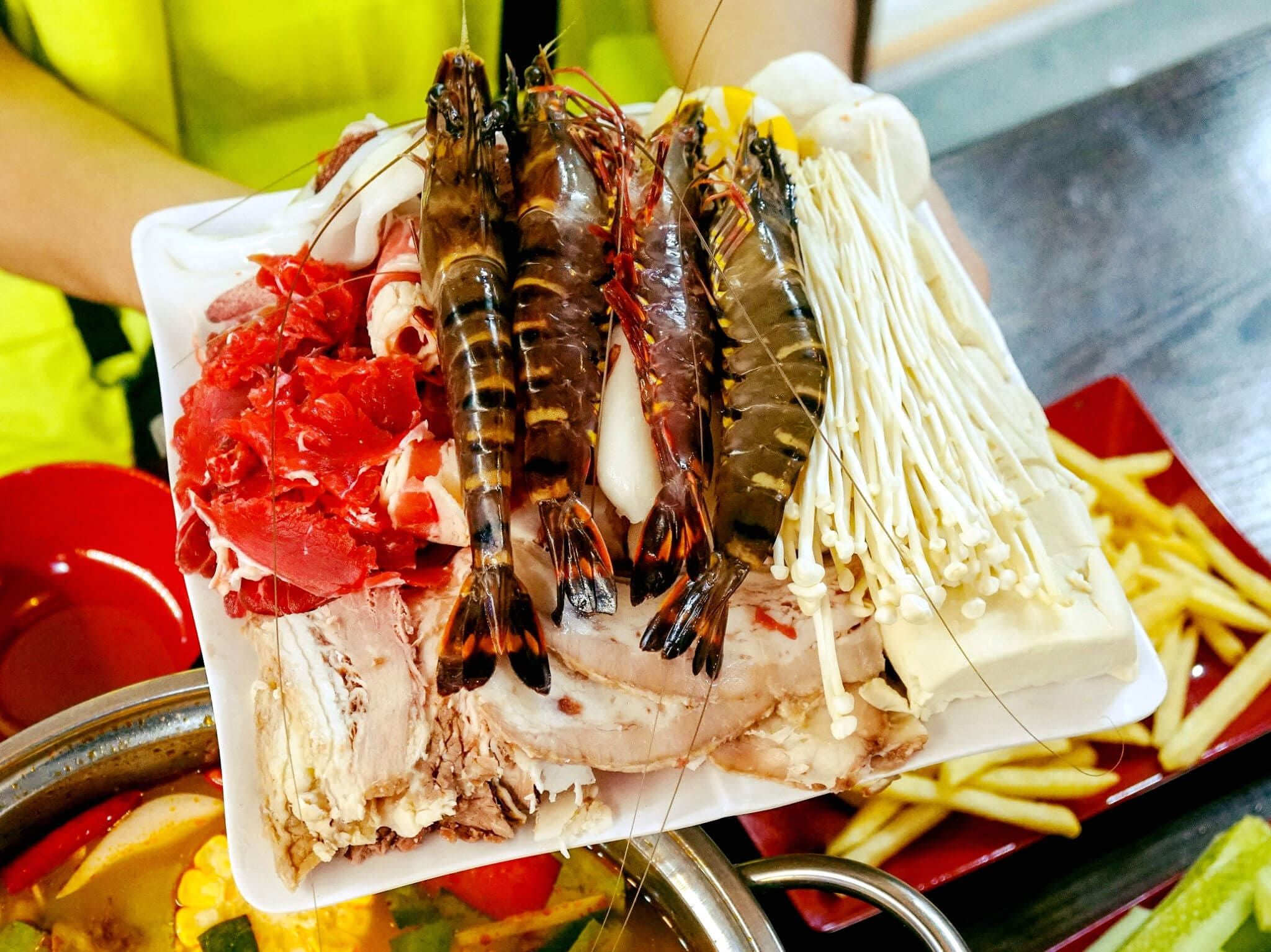 Tùng Lẩu Ngõ Trạm - Phùng Hưng