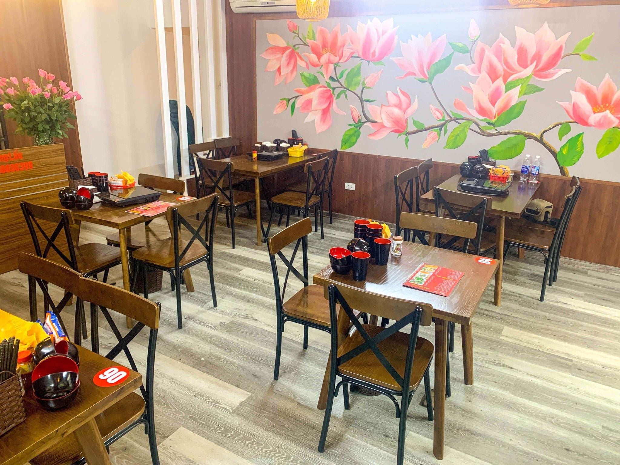 Tùng Lẩu Ngõ Trạm - Phùng Hưng