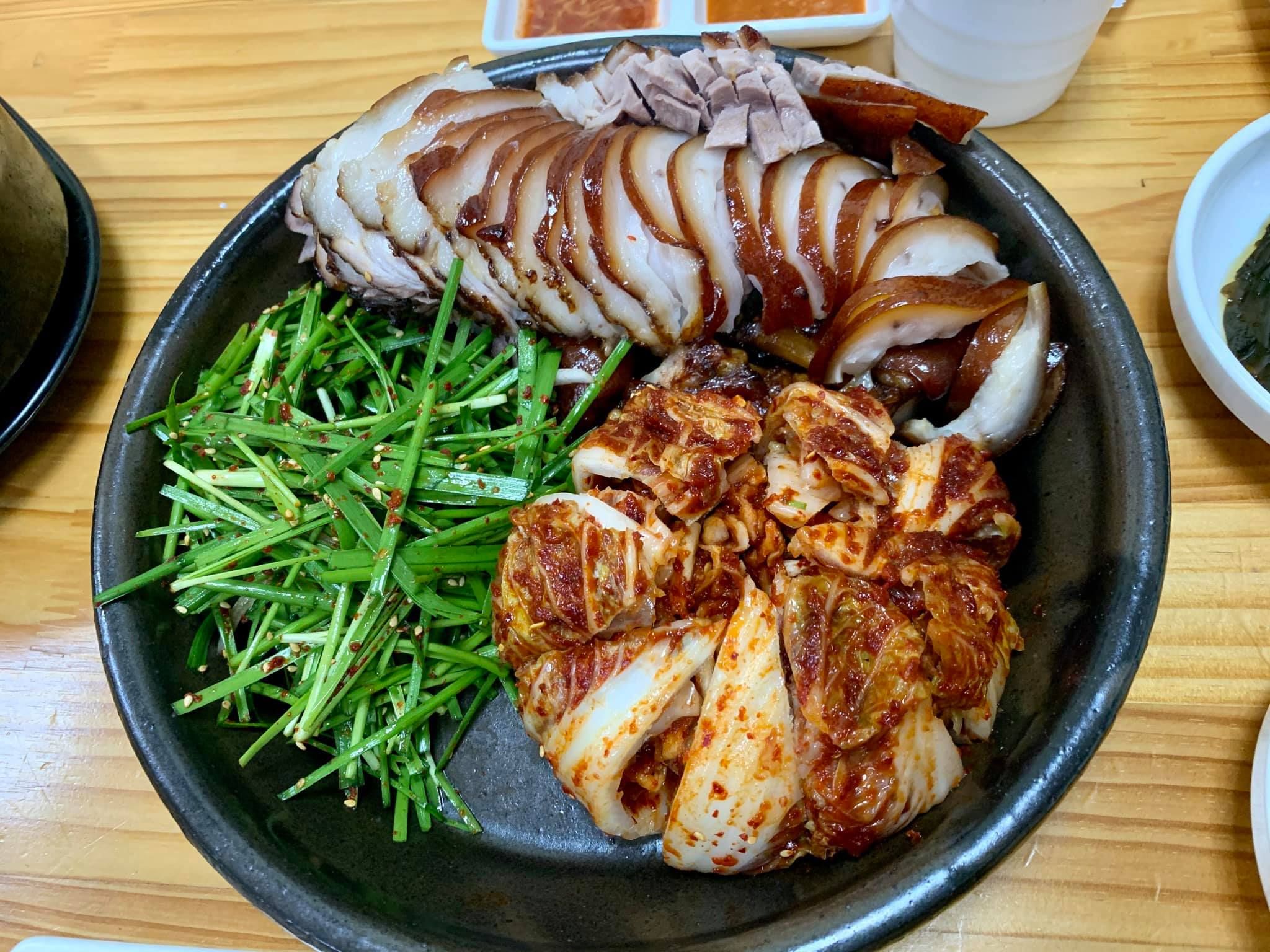 Chân Giò Hwa Jung - Nguyễn Chánh