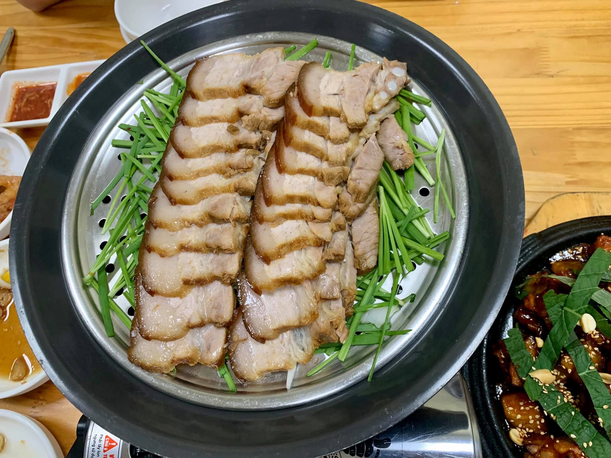 Chân Giò Hwa Jung - Nguyễn Chánh