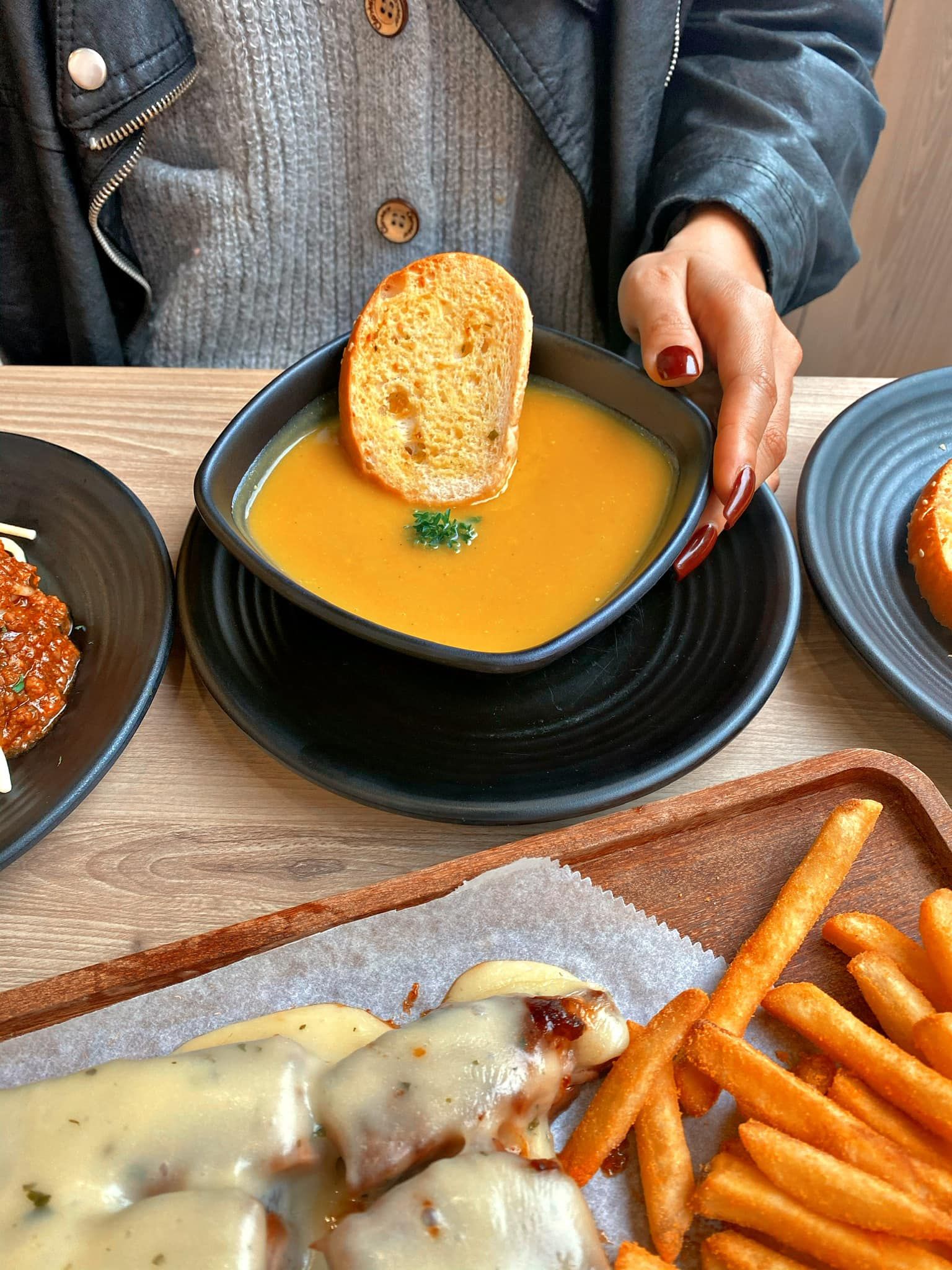 Sườn Mười - Trần Khát Chân