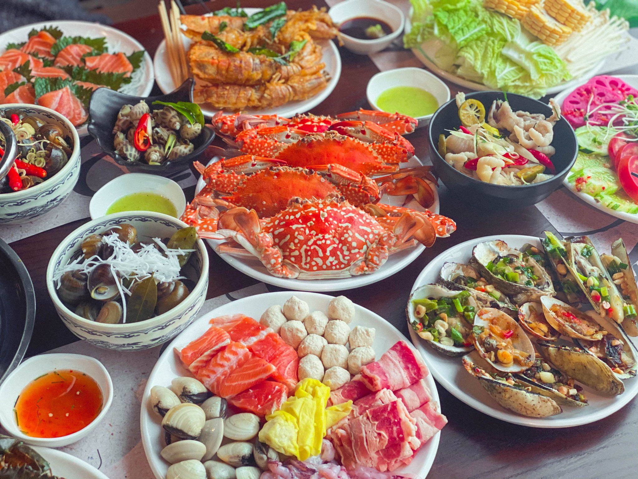 Bay Seafood Buffet - Tông Đản