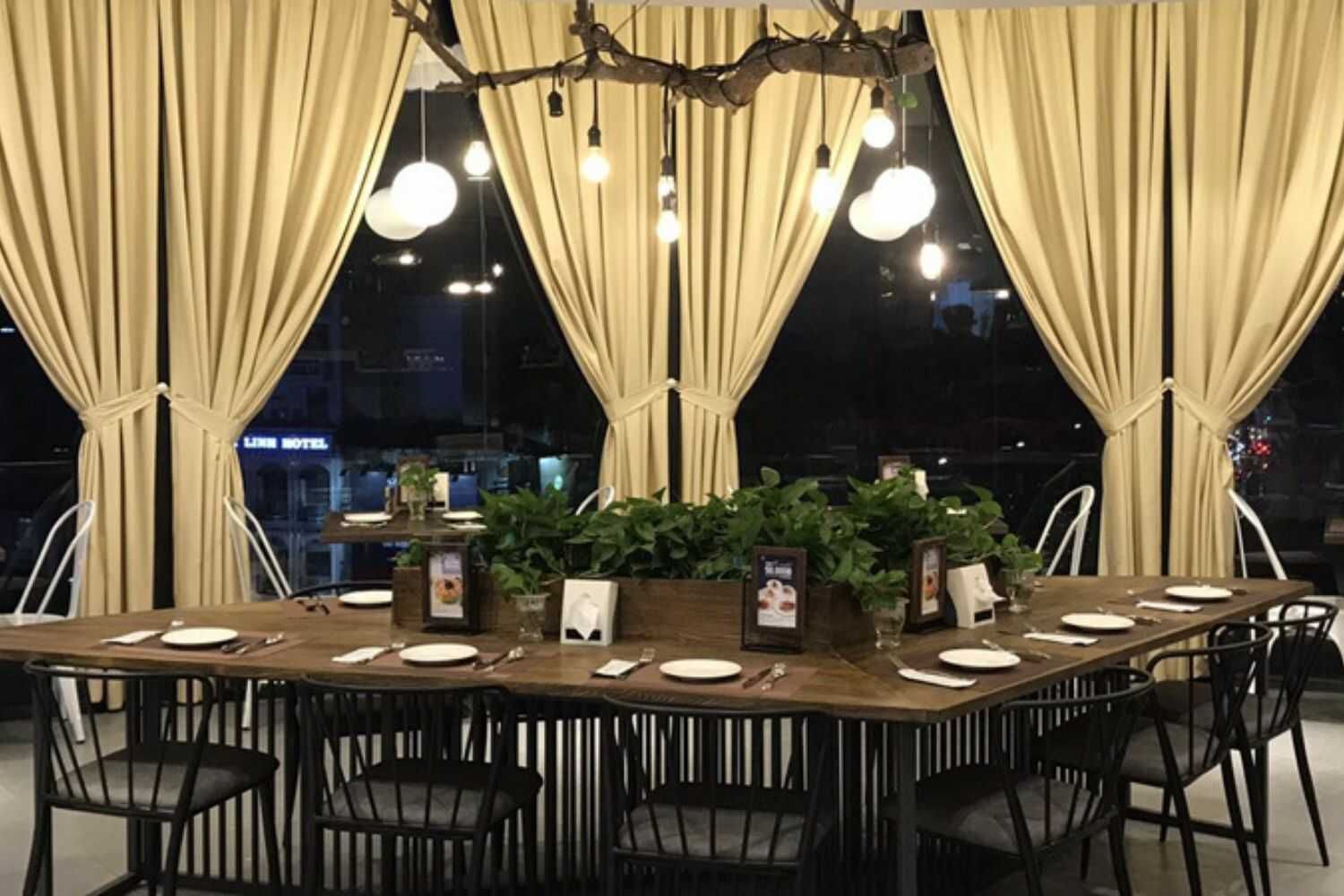 Le Monde Steak - Phạm Ngọc Thạch