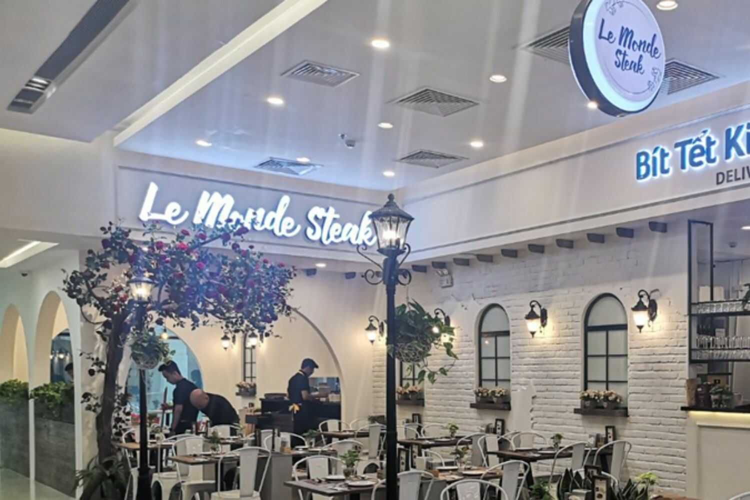 Le Monde Steak - Bà Triệu