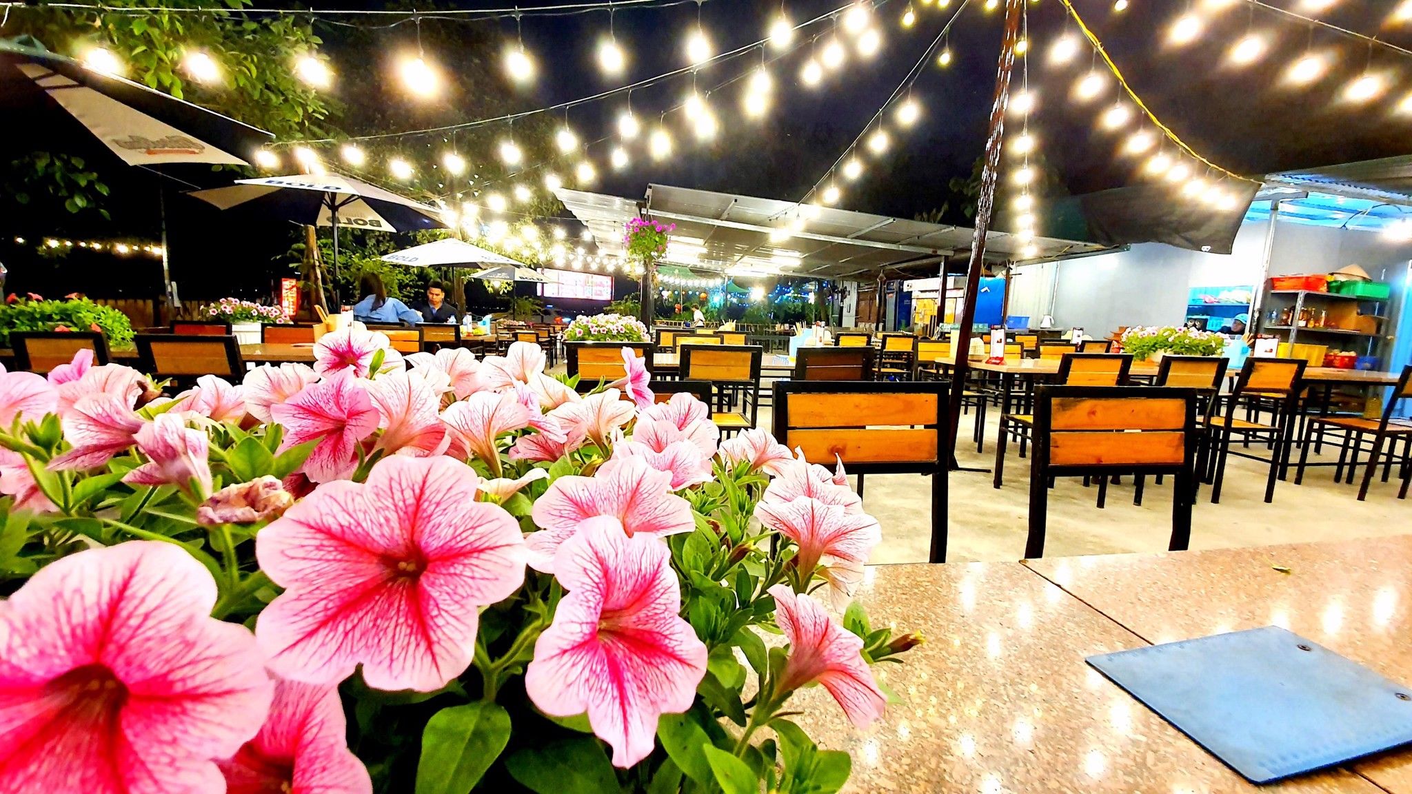 Bia 68 Tây Hồ - 45 Đặng Thai Mai