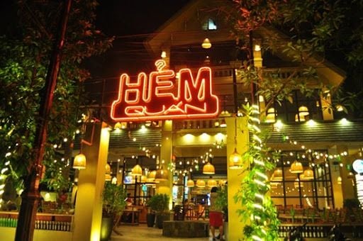 Hẻm Quán - Chùa Hà