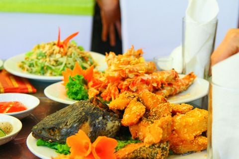 Hải Yến - Hoàng Quốc Việt