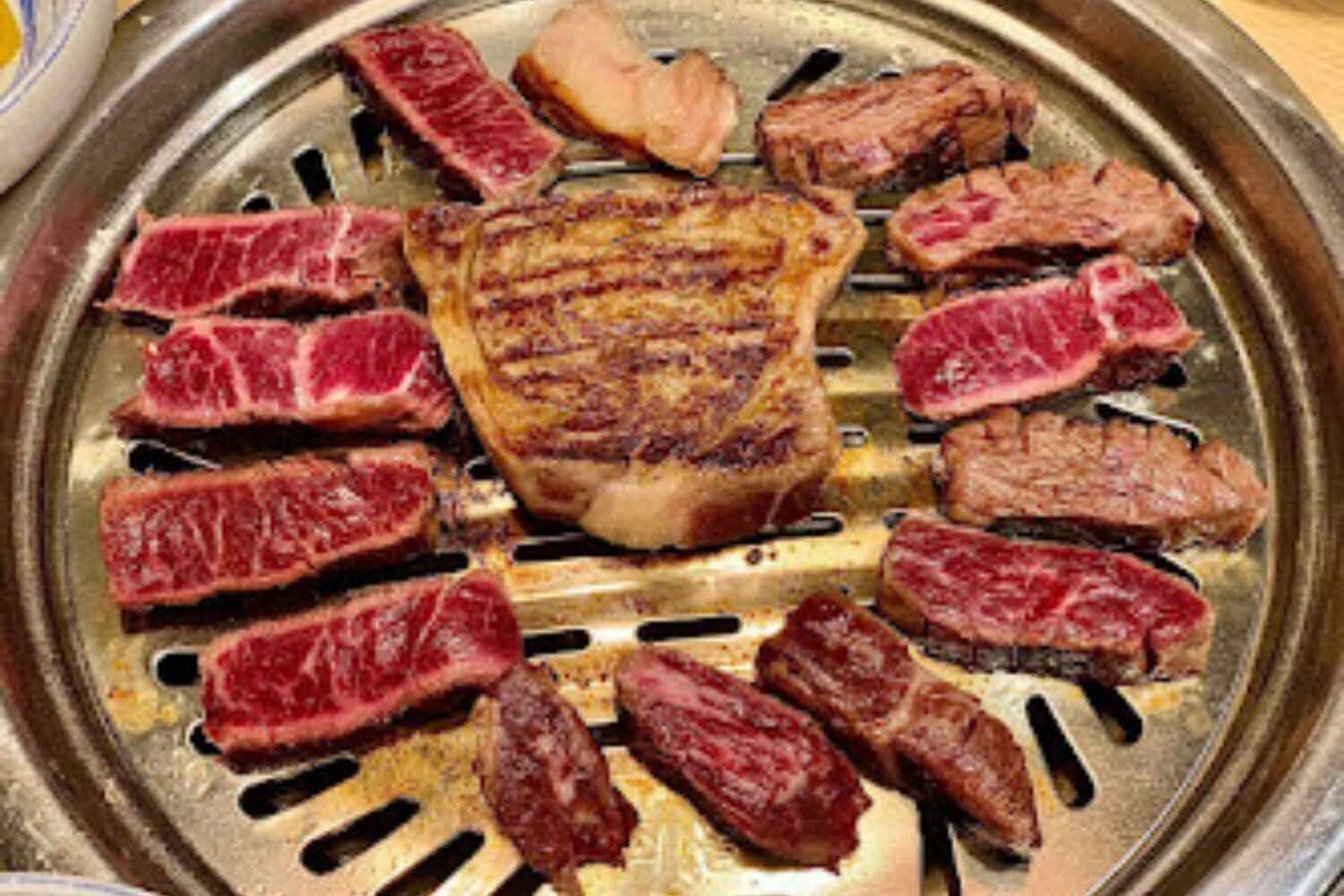Gogi Steak House - Lê Văn Lương