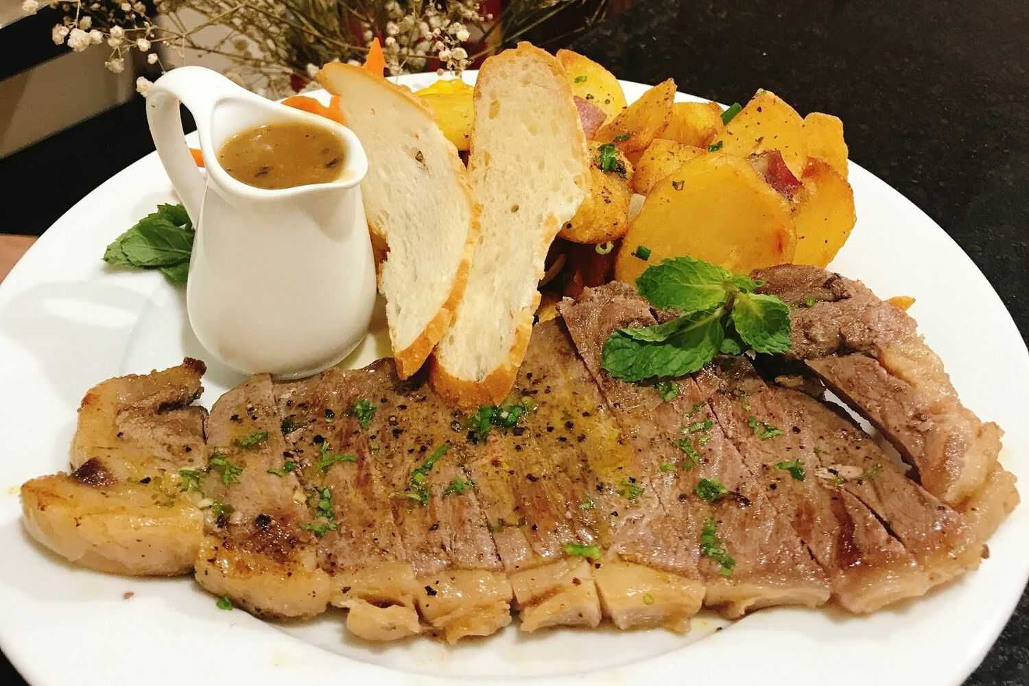 Kaiserkaffee Restaurant - Mai Hắc Đế