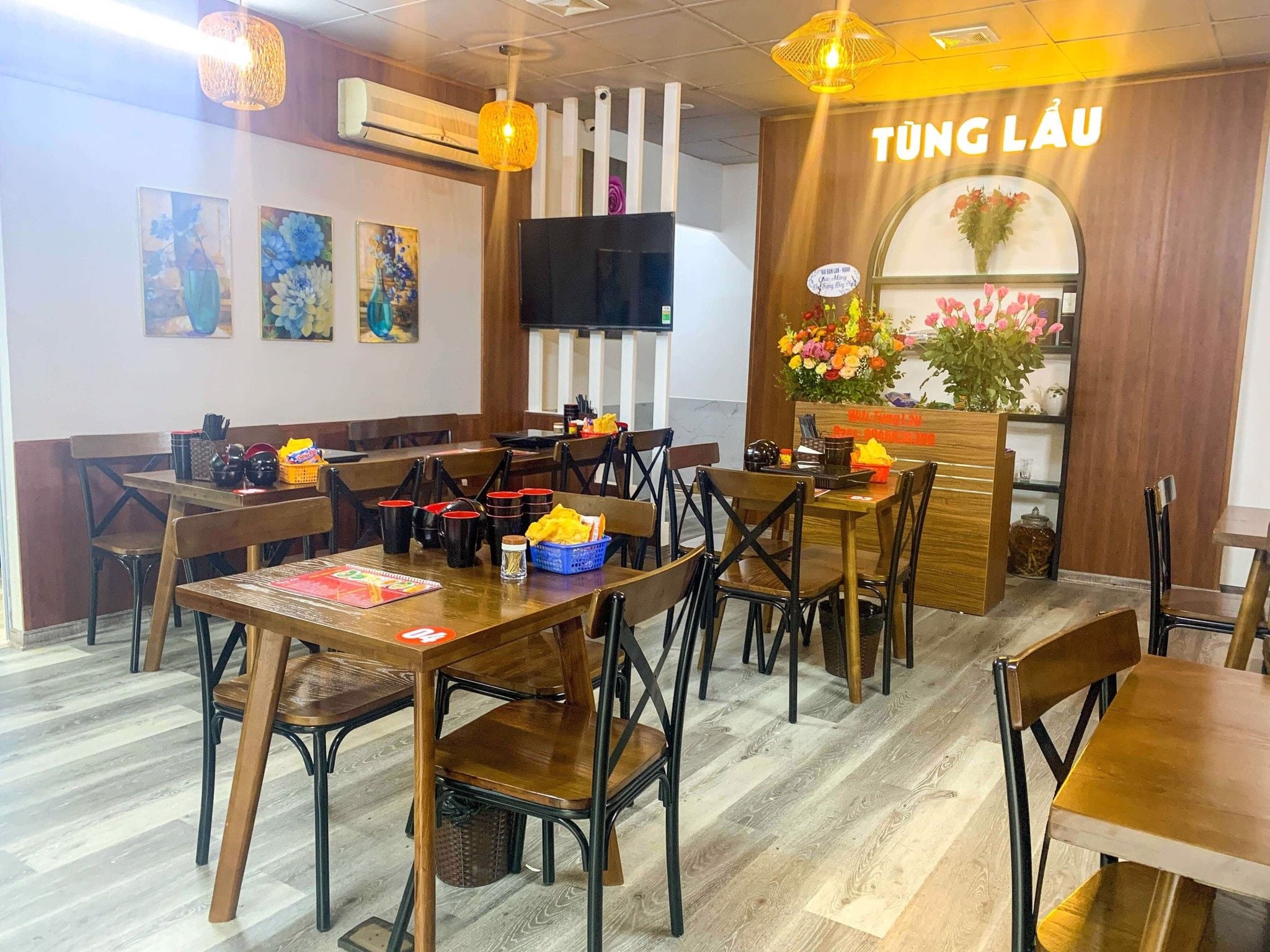 Tùng Lẩu Ngõ Trạm - Phùng Hưng