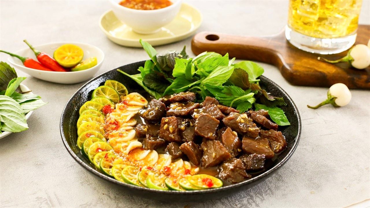 Chi Rứa Quán - Nguyễn Thị Minh Khai