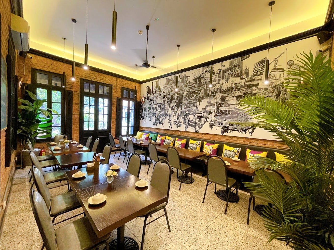 Tuktuk Thai Bistro - Lý Tự Trọng