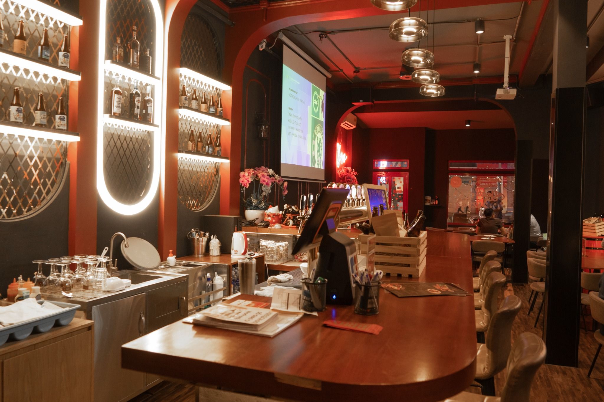 Brux Belgian Capital Beer - Trần Quốc Hoàn