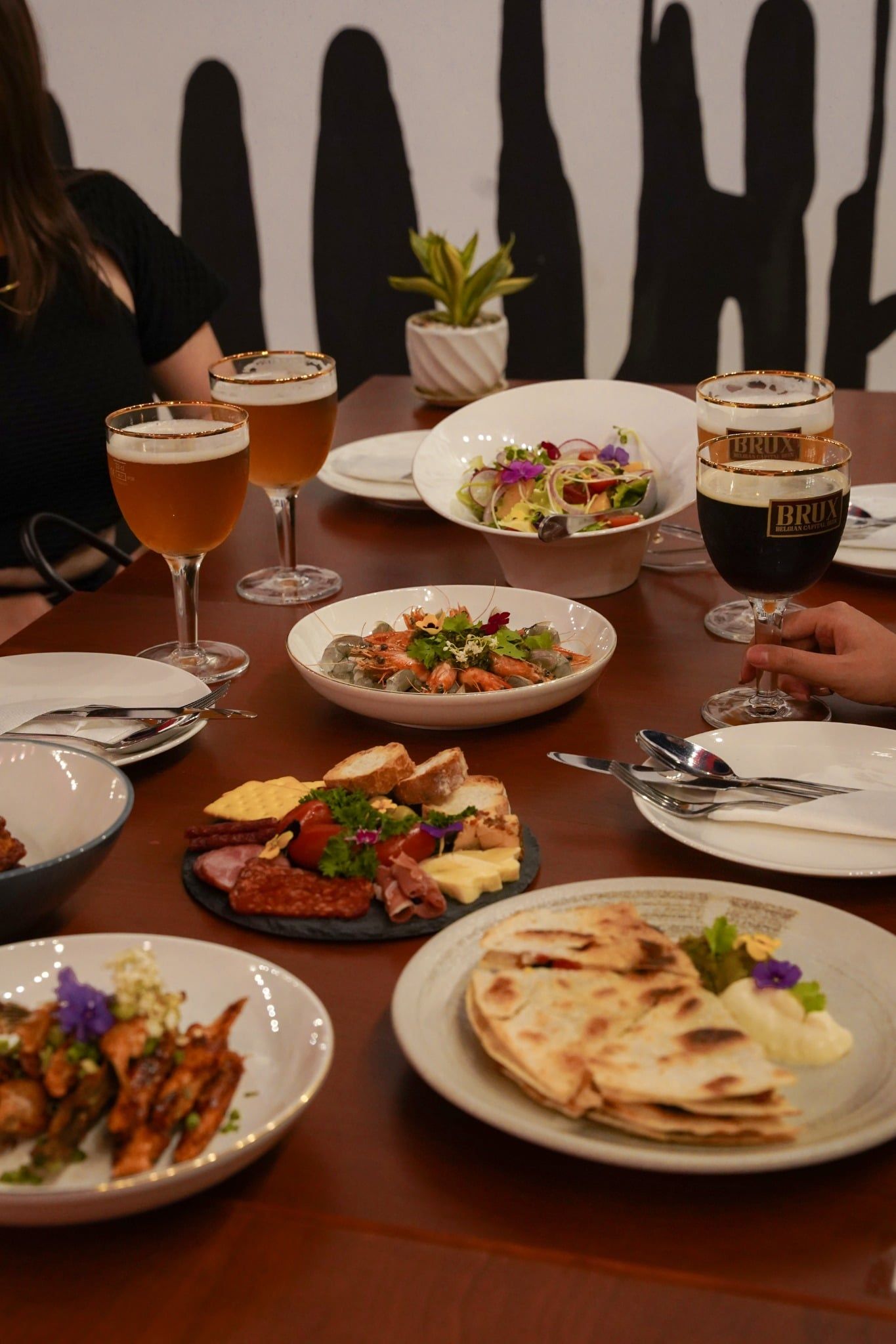 Brux Belgian Capital Beer - Trần Quốc Hoàn