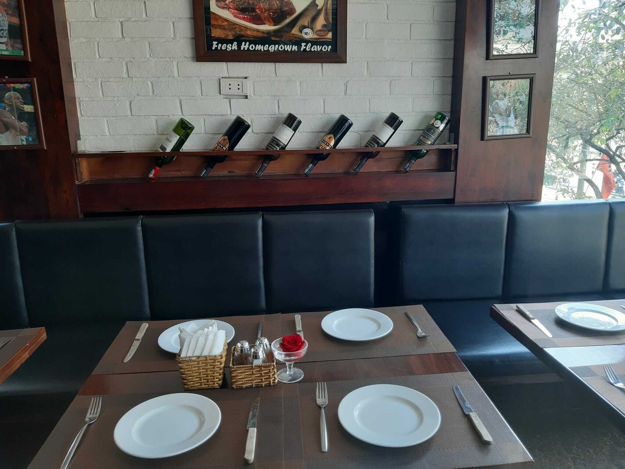 Family Steak House - Văn Cao