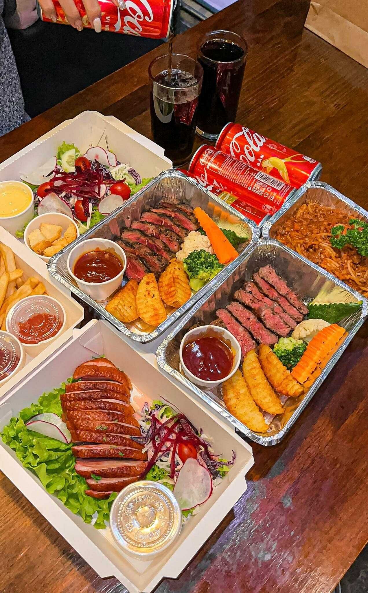 Family Steak House - Văn Cao