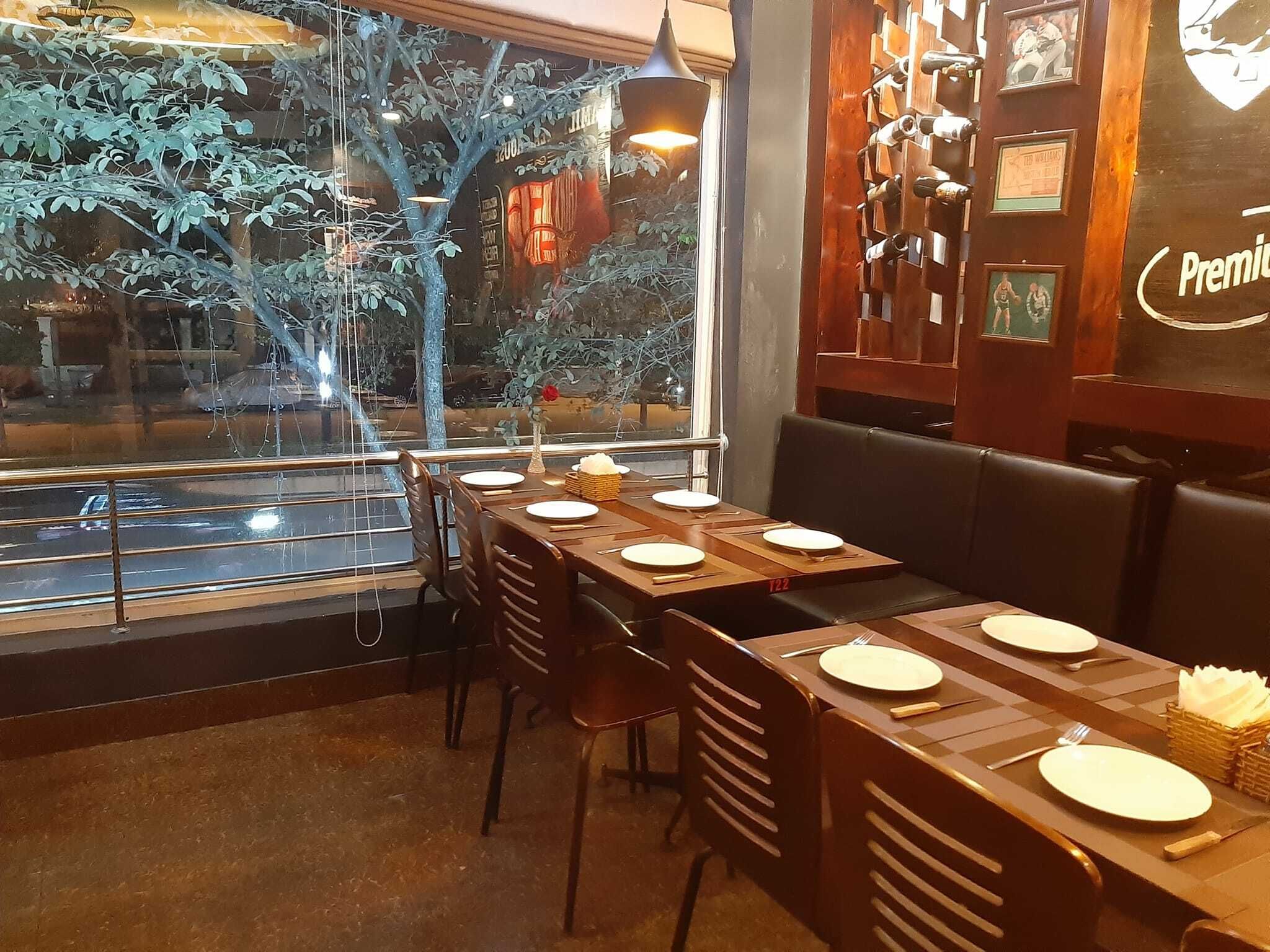 Family Steak House - Văn Cao