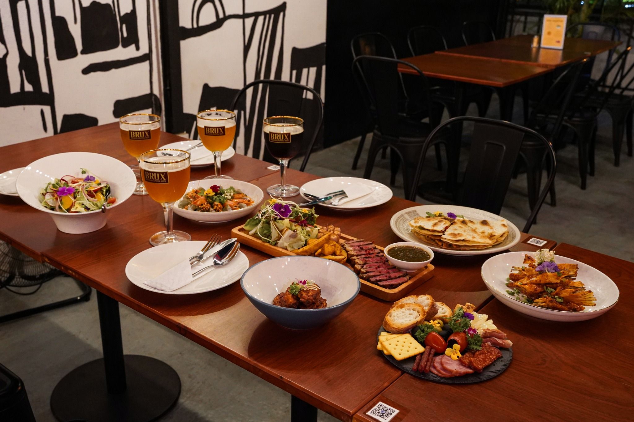 Brux Belgian Capital Beer - Trần Quốc Hoàn