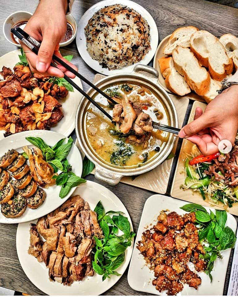 Vua Ngan - 24 Trần Bình