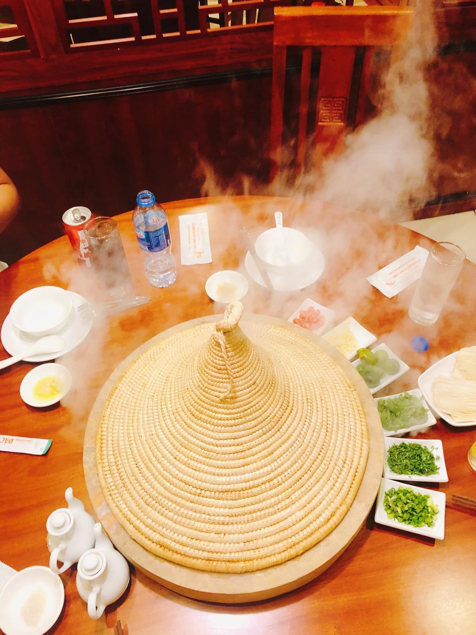 Lẩu Hơi Nồi Đá - Hoàng Quốc Việt
