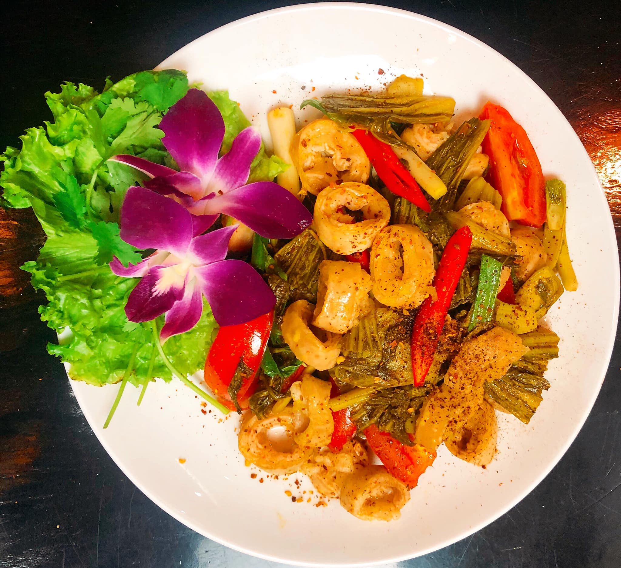 Hoa Đăng Quán - Đê La Thành