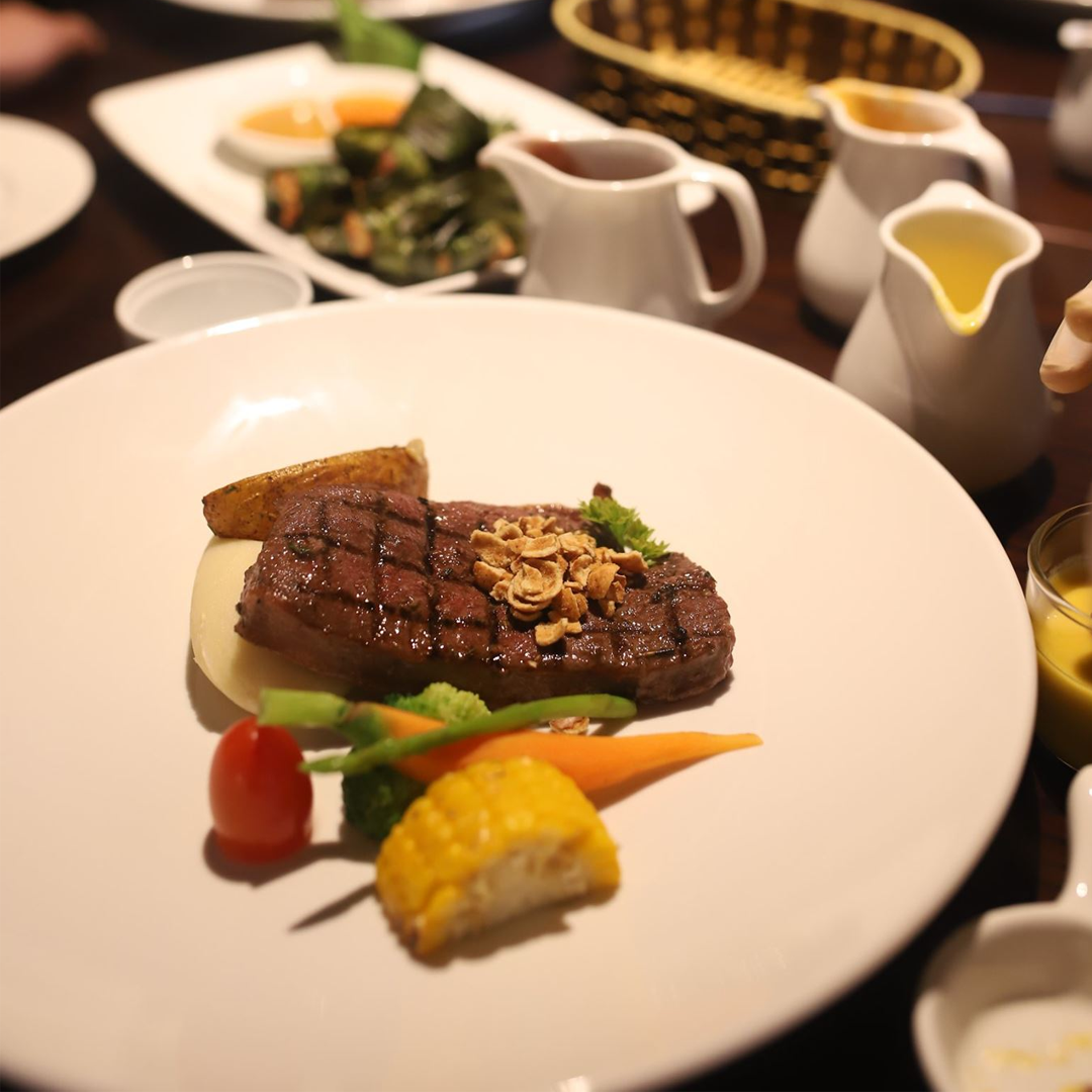 Paradise Steak - Trương Công Giai