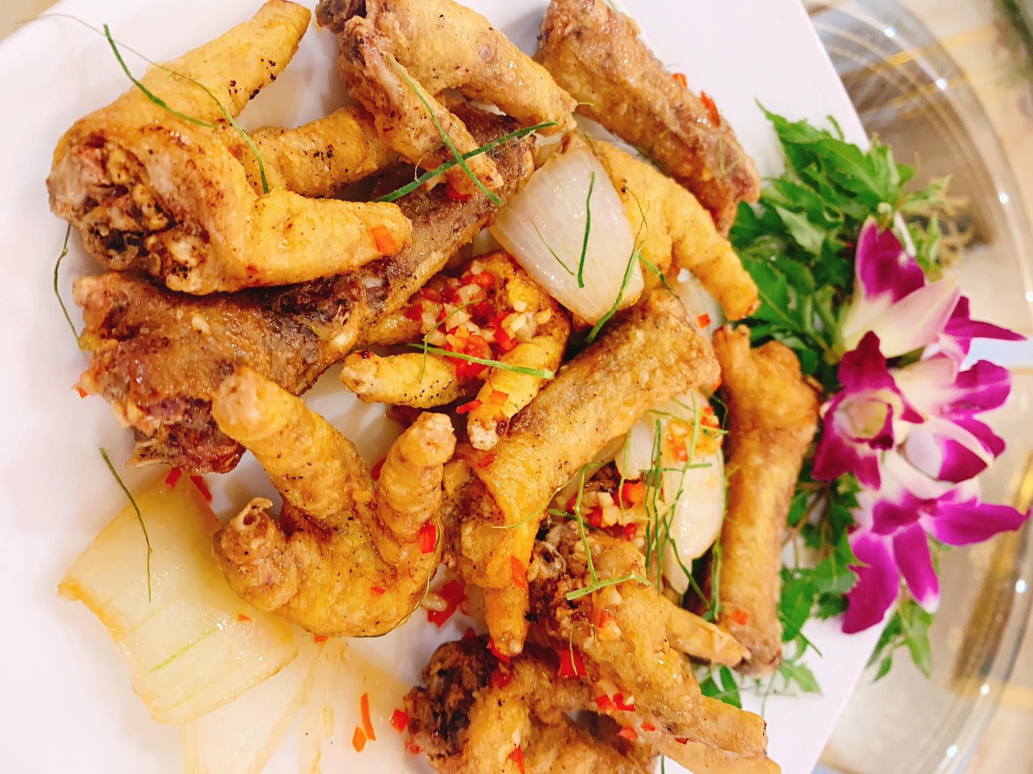 Rừng Vàng - Dịch Vọng Hậu