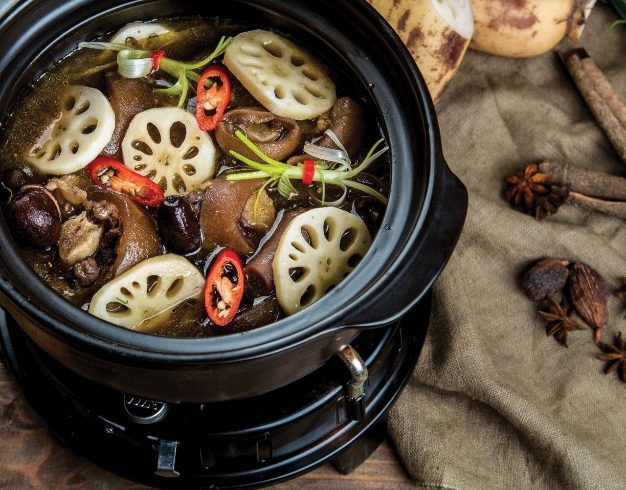 Nét Huế - Ngã tư Nguyễn Văn Huyên