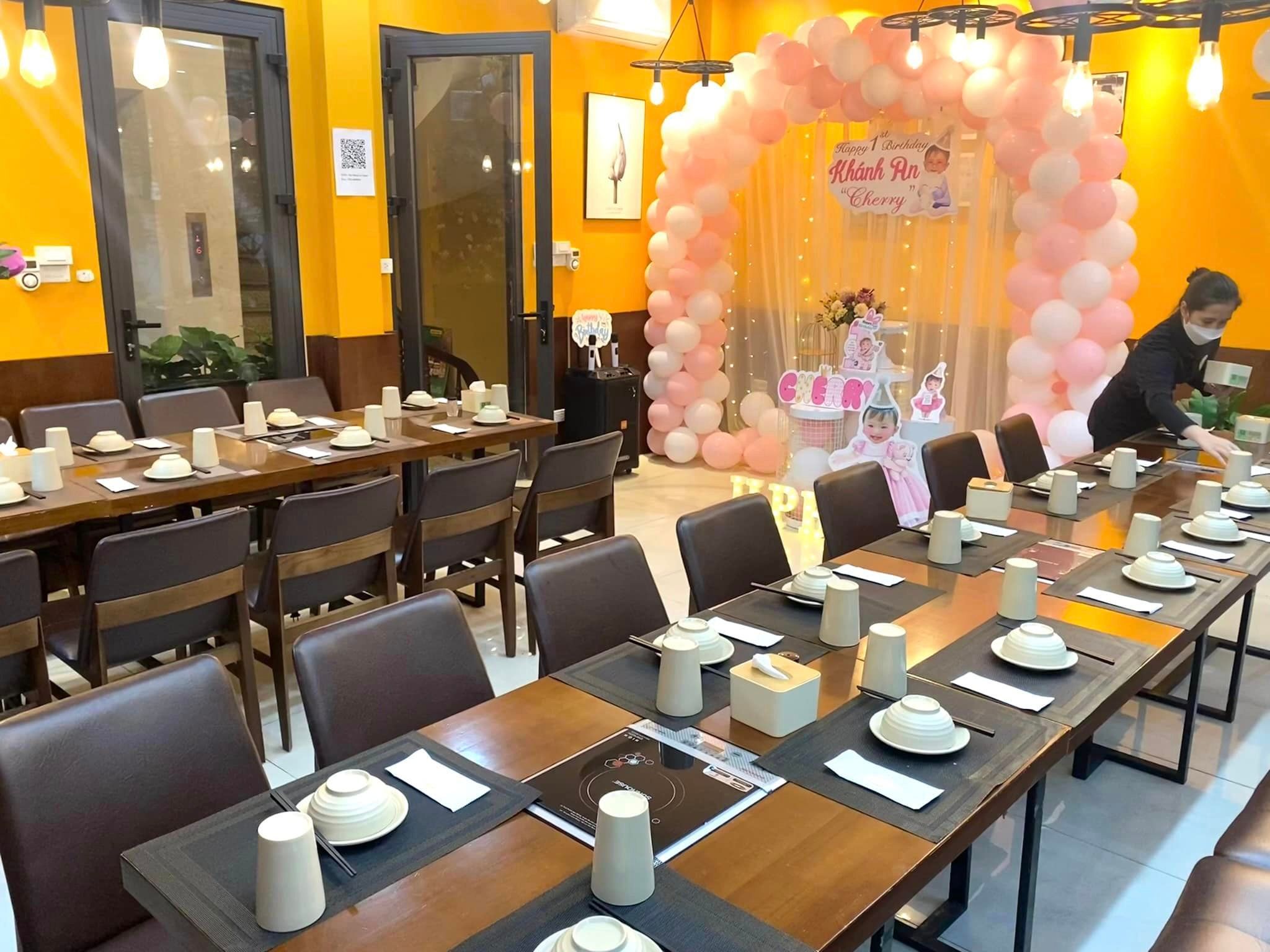 Lạ Quán - 33 Lê Văn Thiêm