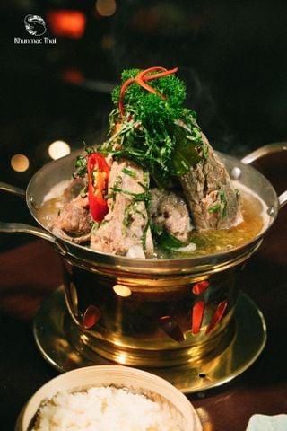 Khunmae Thai - 127 Văn Cao